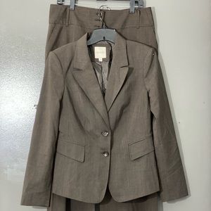 The Limited Suit- Brown Gradient Blazer sz 10, Pant sz 12. Perfect condition.